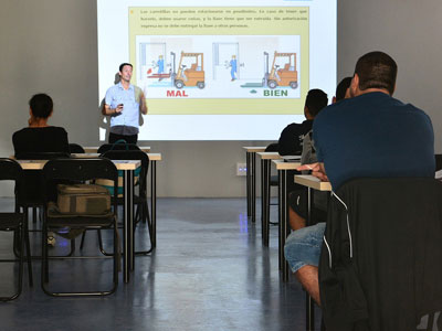 轰炸短信在线使用